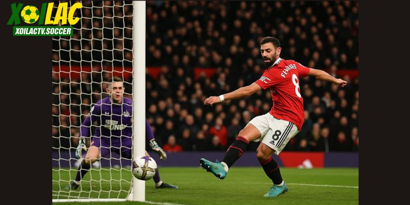 Bruno Fernandes sút hỏng phạt đền khiến, Man Utd hoà tại Craven Cottage.